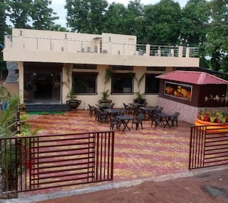 Perfect Drive and Dine Family Restaurant | Terrace Banquets & Party Halls in Patansaongi, Nagpur