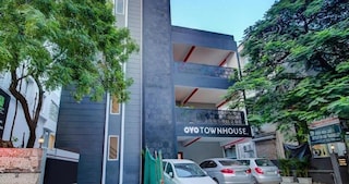 OYO Townhouse 056 Krishna Palace | Party Halls and Function halls in Chennai