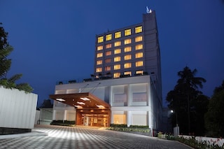 Monsoon Empress Hotel | Party Plots in Vennala, Kochi