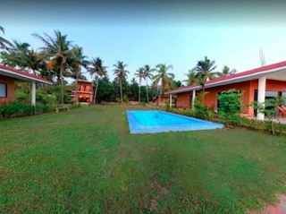 Lake Symphony Resort | Banquet Halls in Cheppanam, Kochi