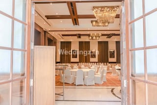DLF Club 5 | Corporate Events & Cocktail Party Venue Hall in Sector 52, Gurugram