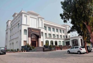 Hotel Deventure | Party Halls and Function Halls in Sector 14, Karnal