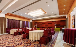 The SSK Solitaire Hotel And Banquets | Party Halls and Function Halls in Mumbai Naka, Nashik