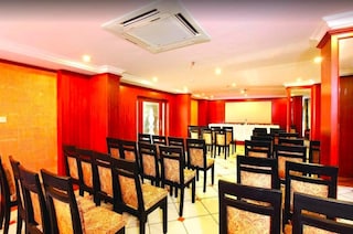 Emarald Hotel | Terrace Banquets & Party Halls in Vyttila, Kochi
