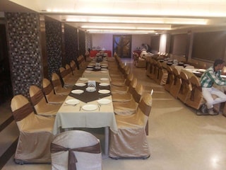 Hotel Dolphin Clubs | Banquet Halls in Ulhasnagar, Mumbai
